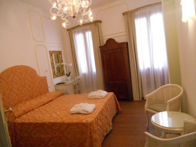 Ca' Dei Polo Hotel Velence Szoba fotó